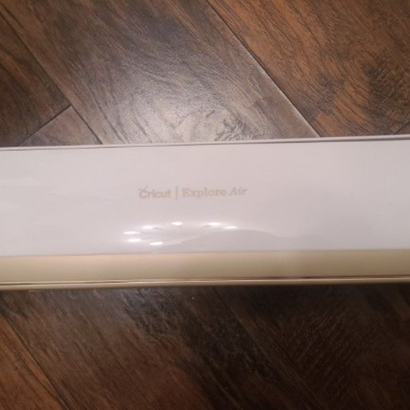 Cricut explore air 1 - Picture 2 of 4